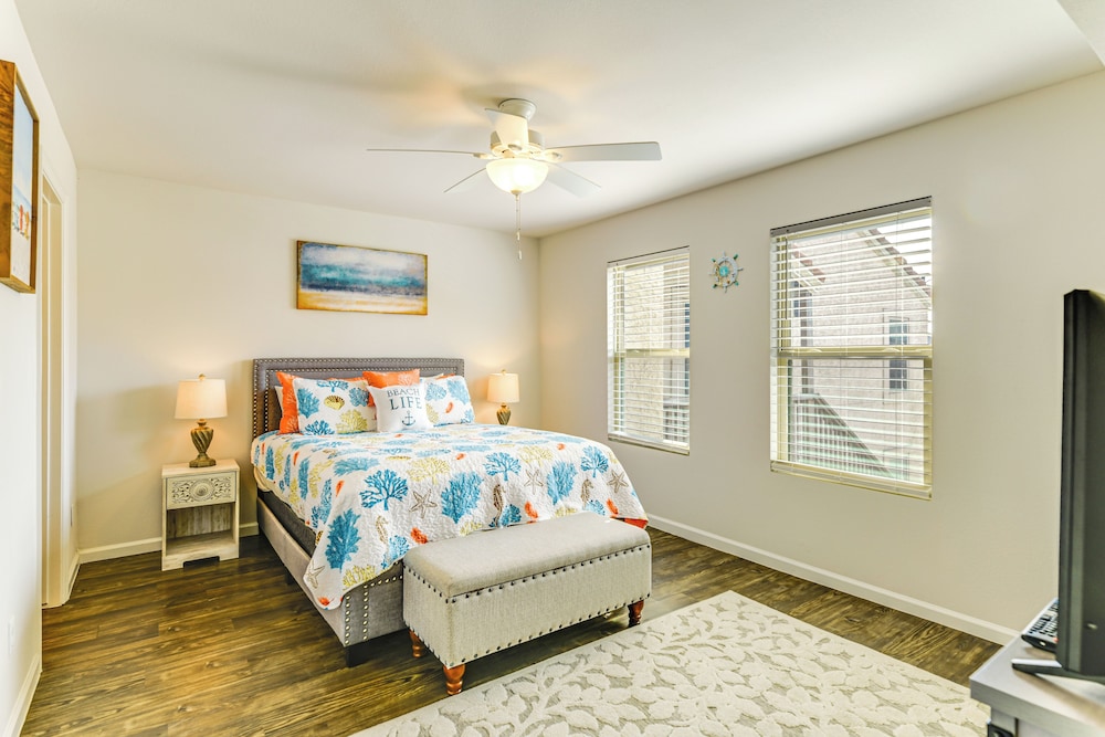 Fish & Swim: Waterfront Rockport Condo w/ Views!