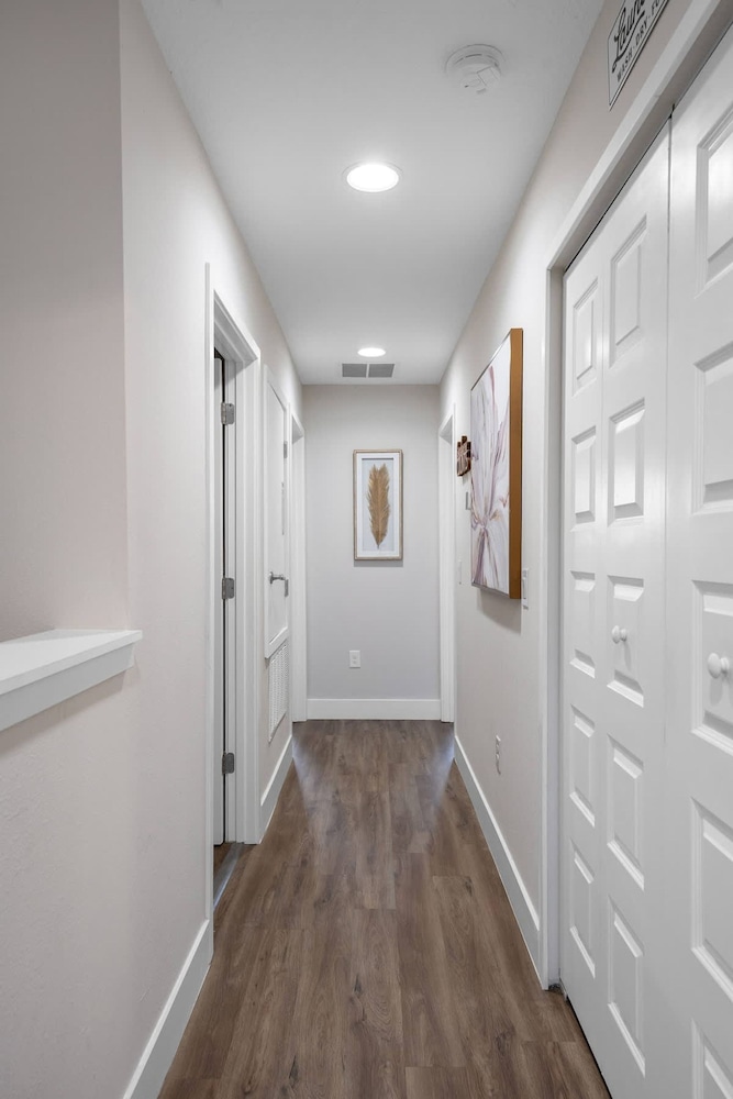 New Listing - Modern Decor 4 BR Townhouse