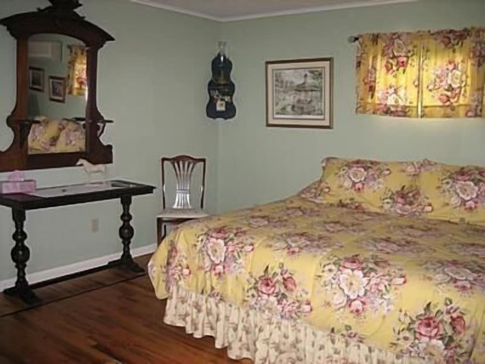 Spring Motor Inn
