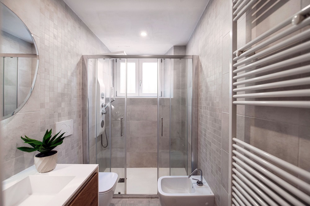 Rafael White Home