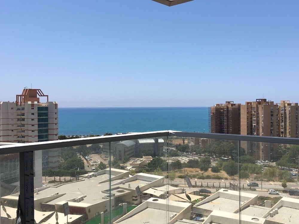 Nino Sea View