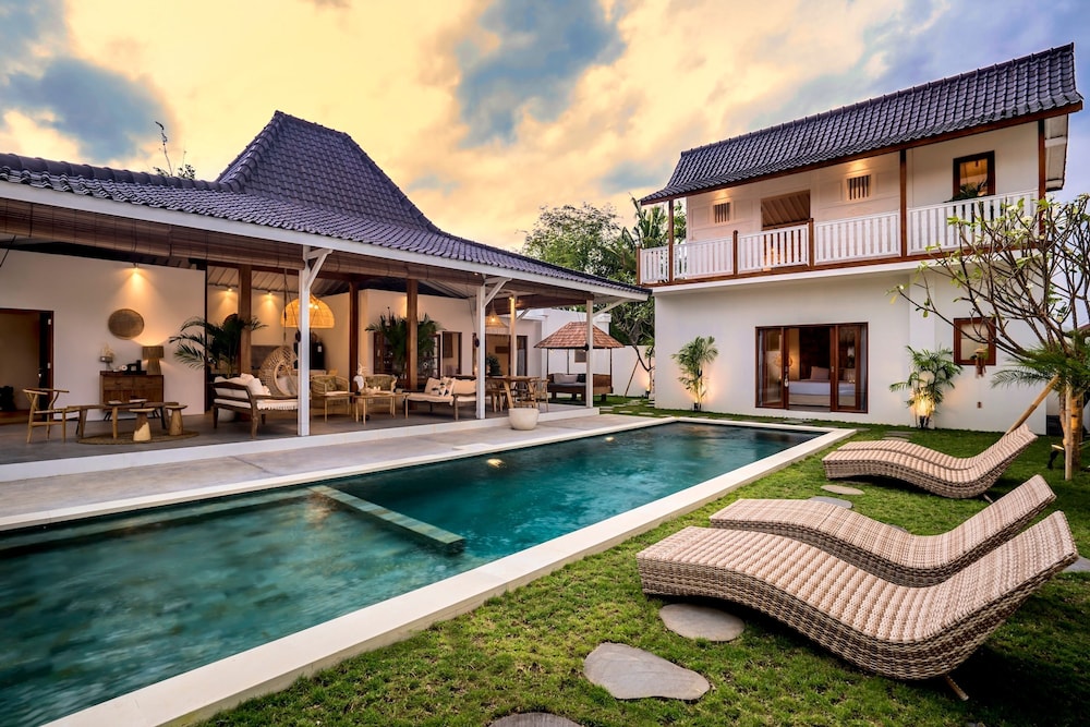Villa Folie by Alfred in Bali - New 5bdr Dream Villa in the Heart of Seminyak