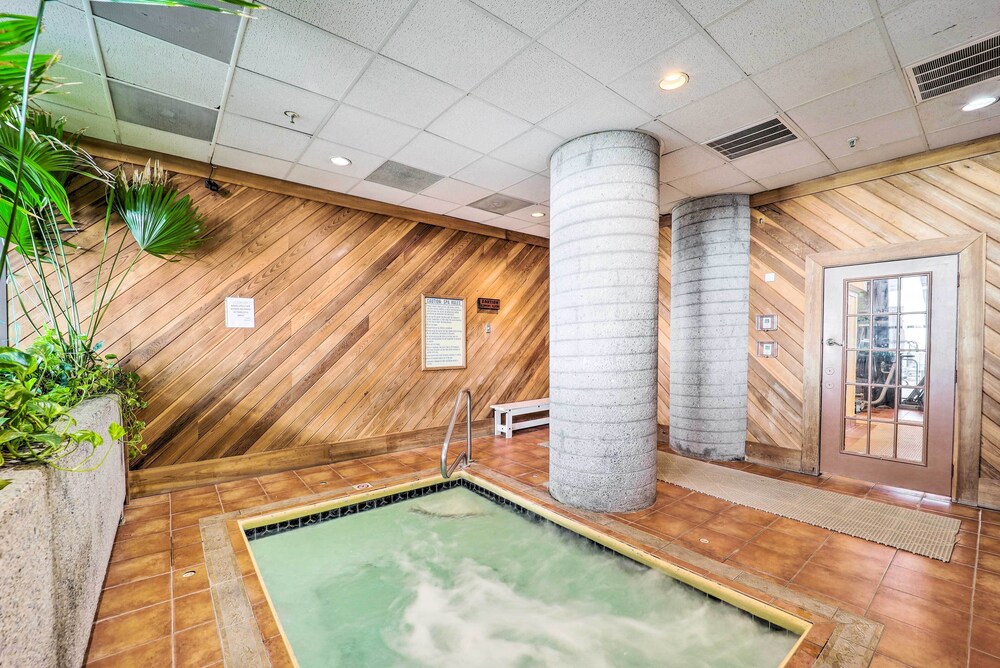 Slope Views & Ski In/out: Sugar Mtn Condo W/pool