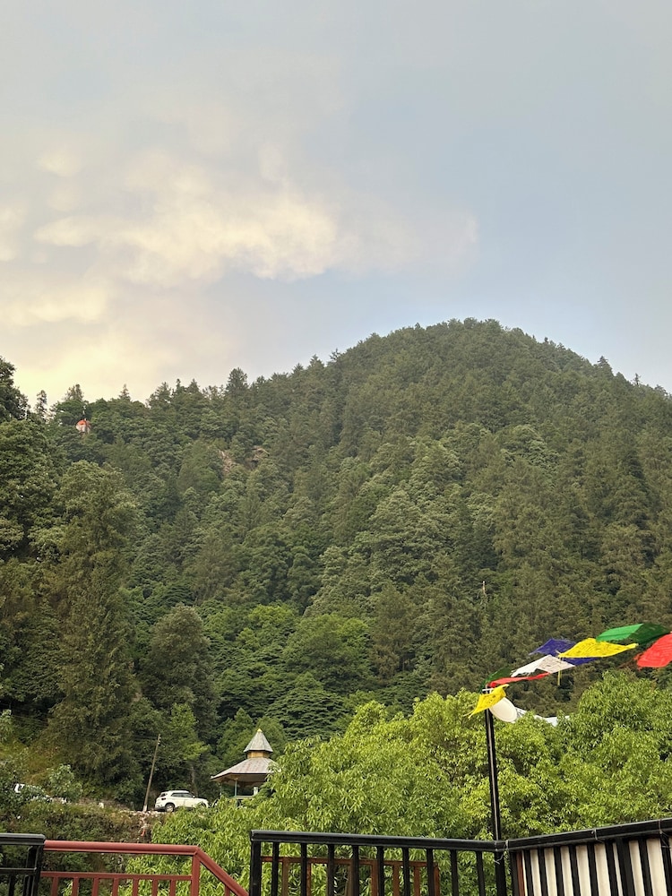 Hotel paradise hills