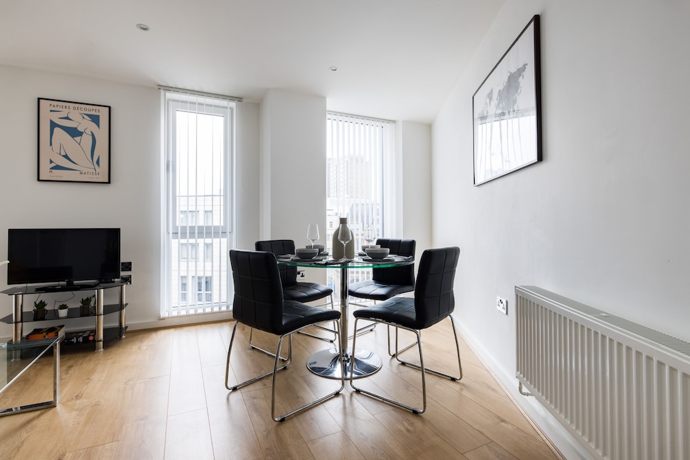Spacious 2 Bed Flat in Hoxton