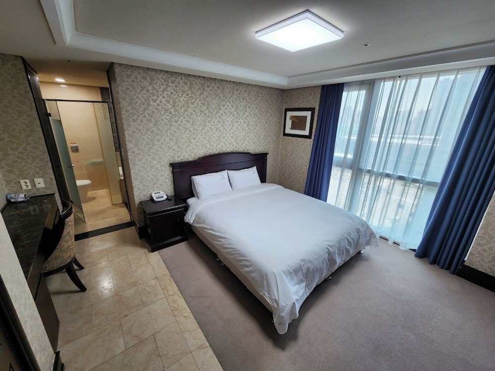 W Residence Hotel Centum City 44