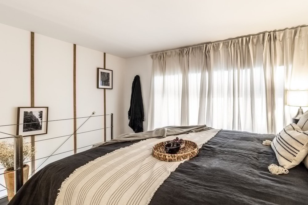 Galez - Studio and Terrace in R os Rosas