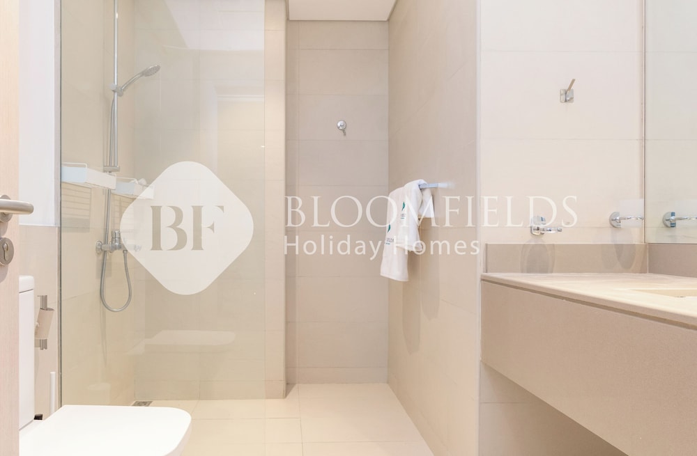 Bloomfields Spacious 1Br Water's Edge