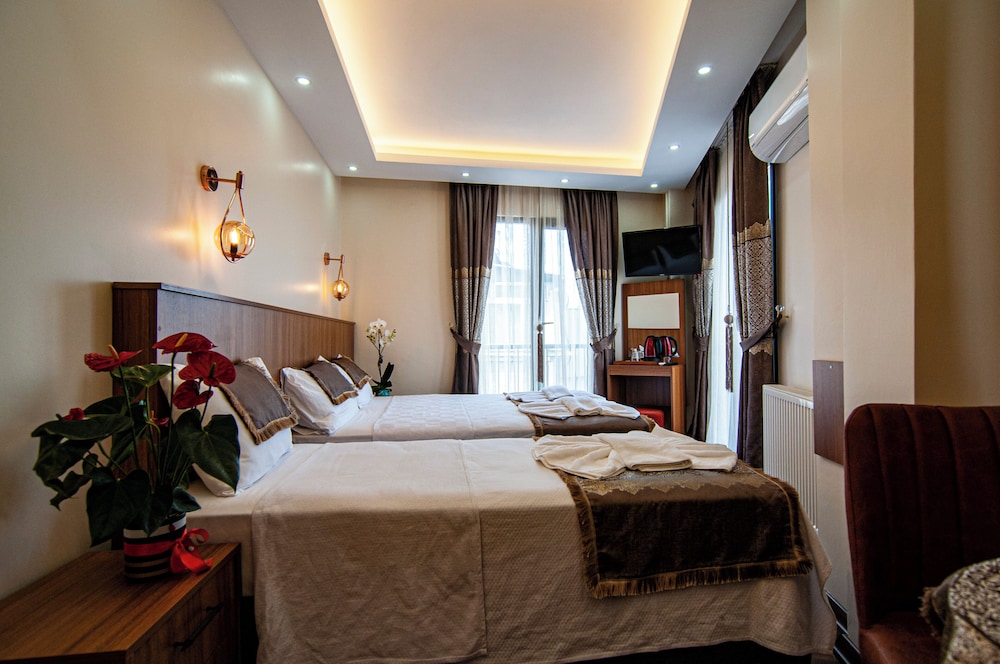 By Historial Hotel - Image 43