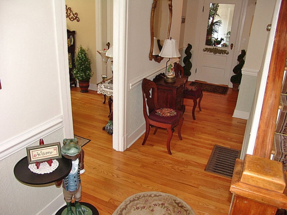 Lexington Vacations - Frog Hollow Bed and Breakfast - Property Image 2