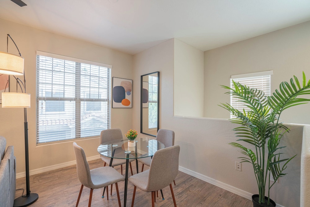 ROVE LIVING/KB - Lex on Central