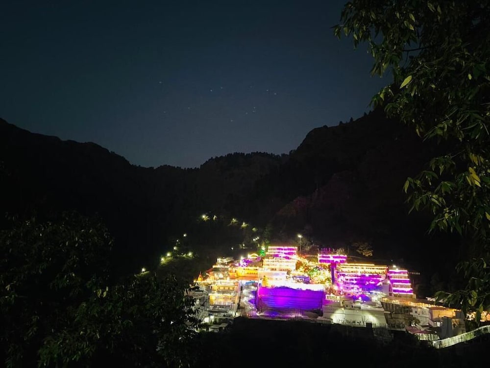 The Taranant Hotel view 2