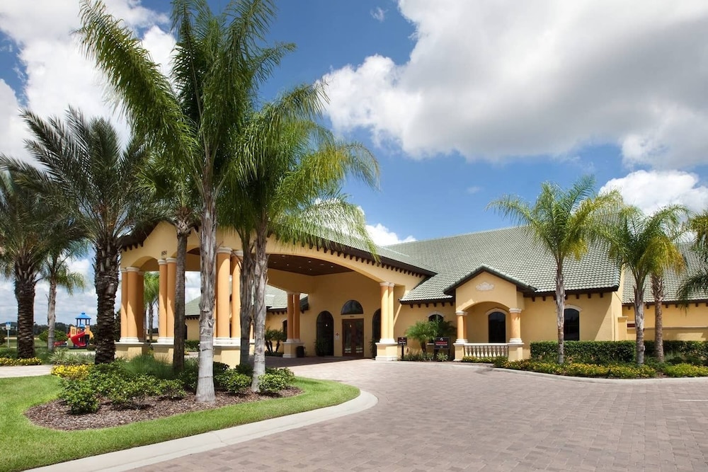 Posh and Spacious Lake View Home, Only Minutes From Disney 4bd/3ba #3pp857 - Image 5