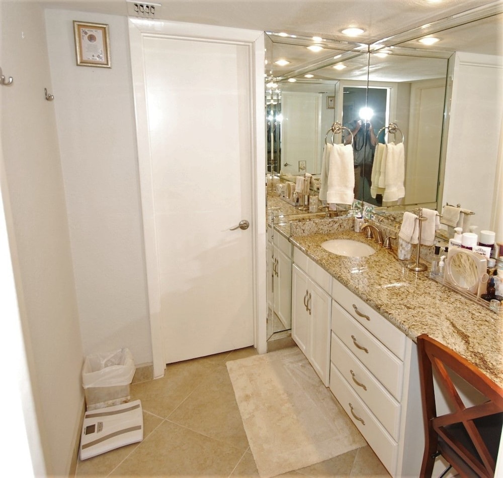 Summit Condo Unit #704 3 Bedroom Condo by RedAwning