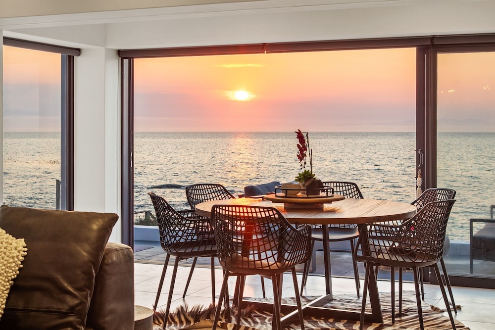Shelley Point Beach Villa