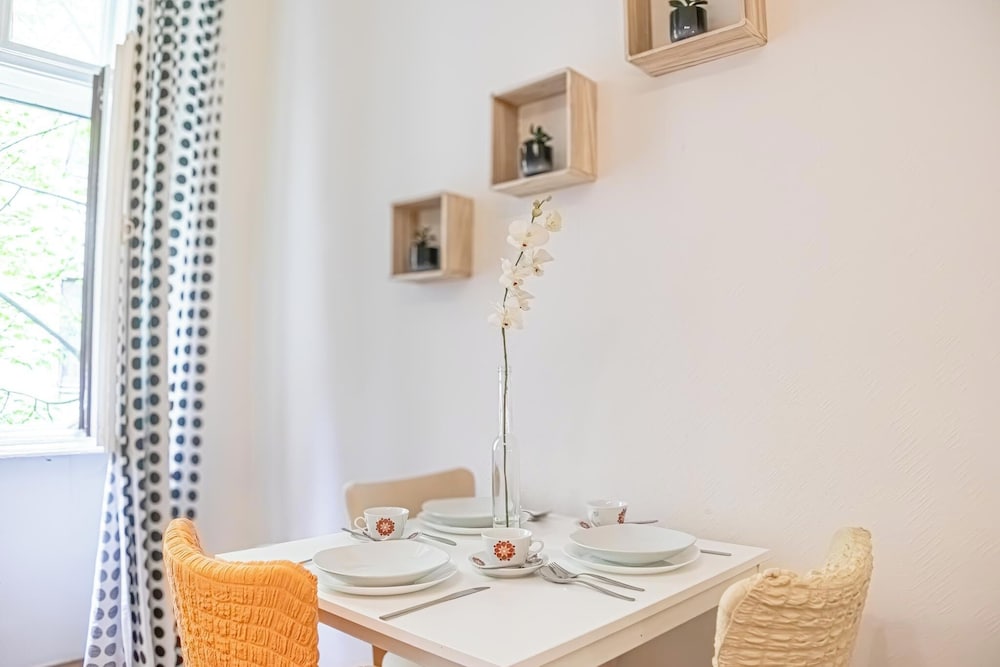 Cozy 1BR Apt Great for Long Stays