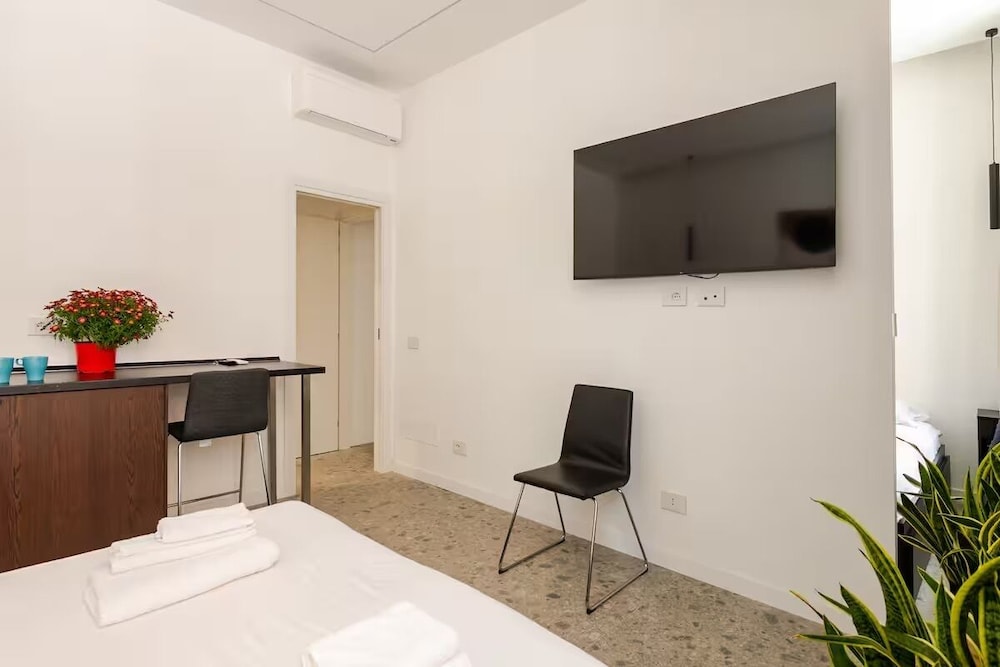 Roma private rooms Vatican City