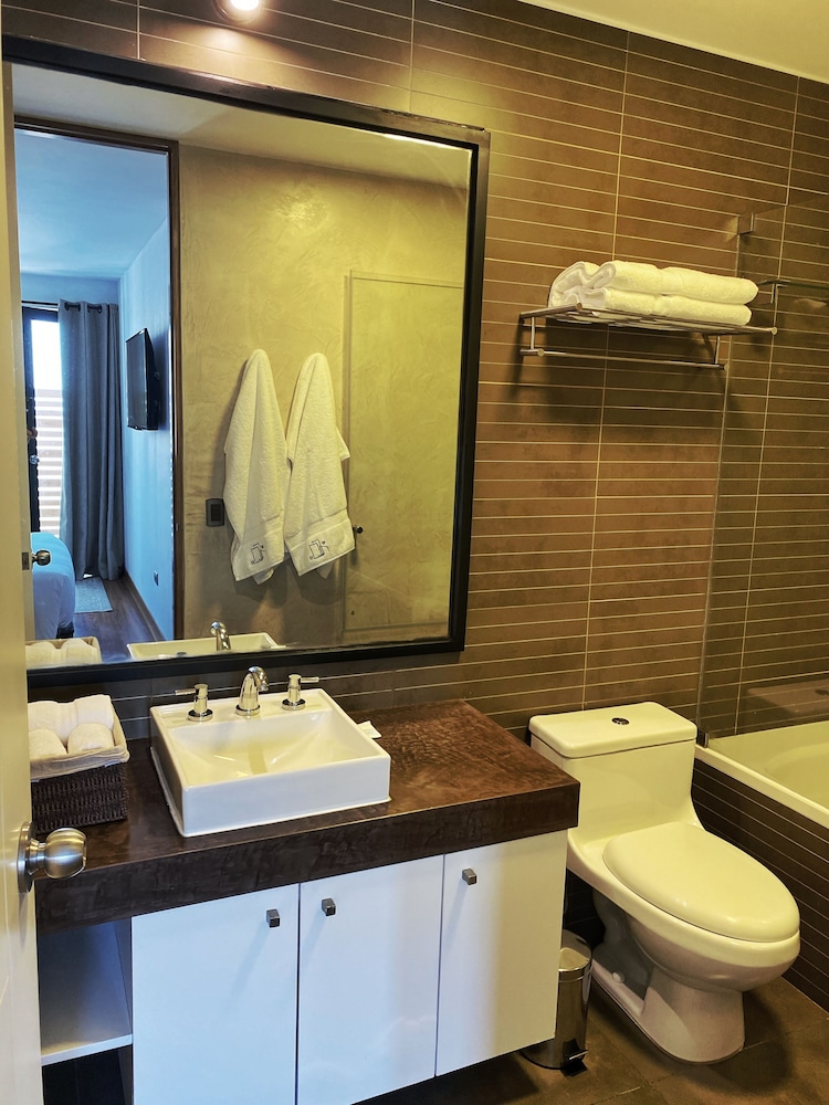 Picturesque 2BR at Malecon en Lima