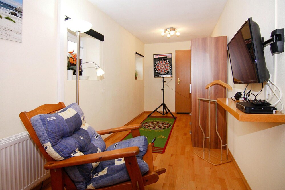 Apartment in Rehm-flehde-bargen mit Einem Gemeinsamen Pool view 5
