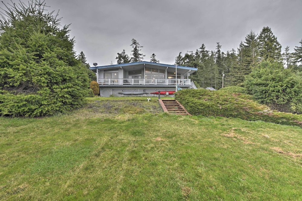 Bayfront Home - Take Ferry to the San Juan Islands view 2