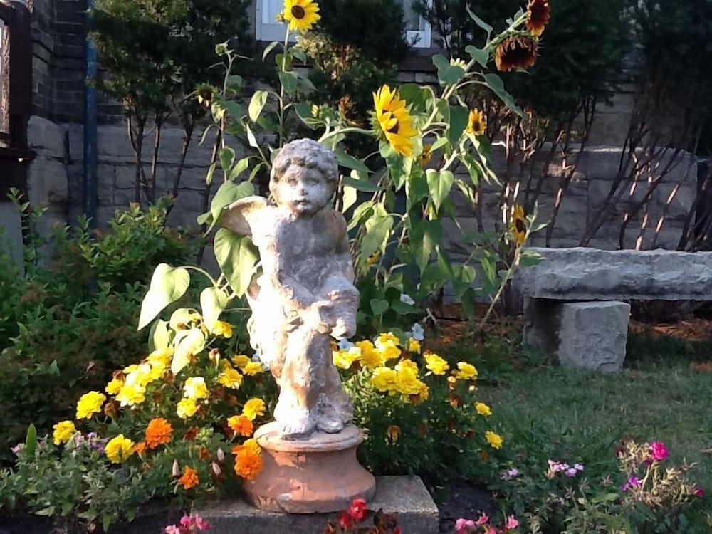 Milwaukee Vacations - Manderley Bed and Breakfast - Property Image 38