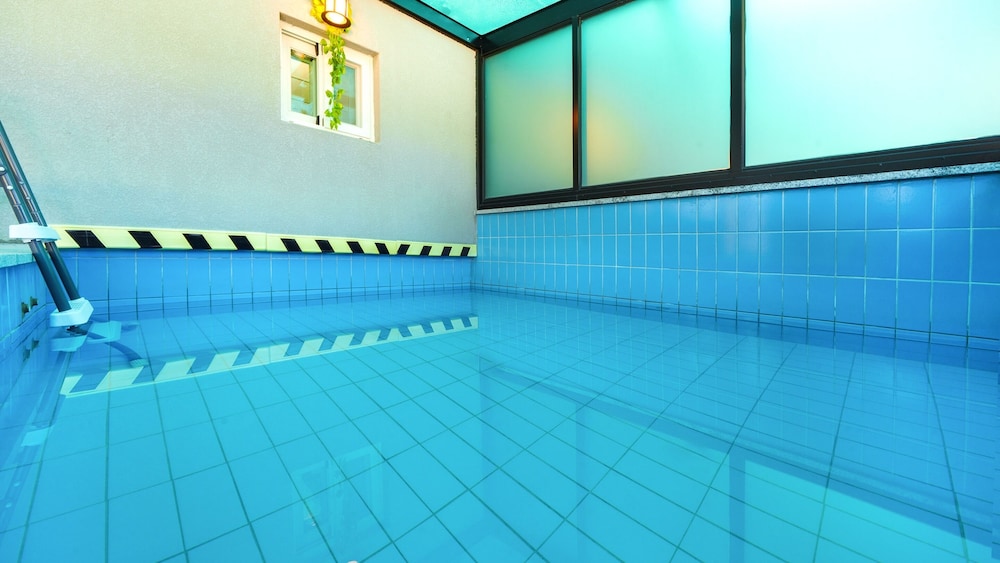 Gyeongju Gampo Laviangrose Pool Villa