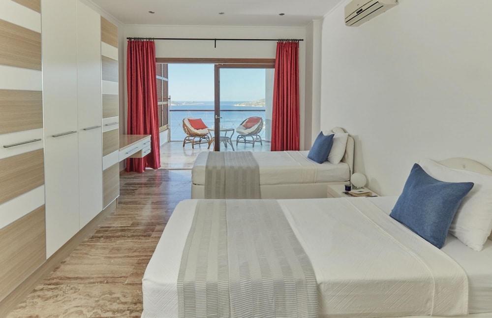 Villa Mars - Exceptional 4 bed Villa With 2 Pools view 4