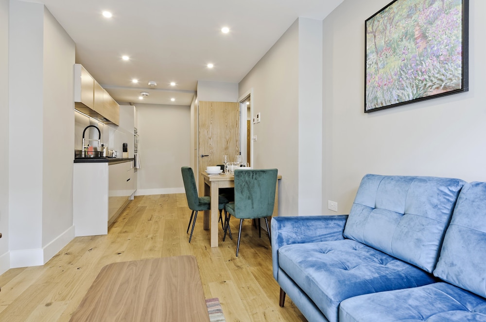 Immaculate new Apartment in Chelsea by Underthedoormat
