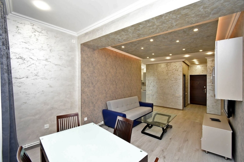 Apartment on Buzand street
