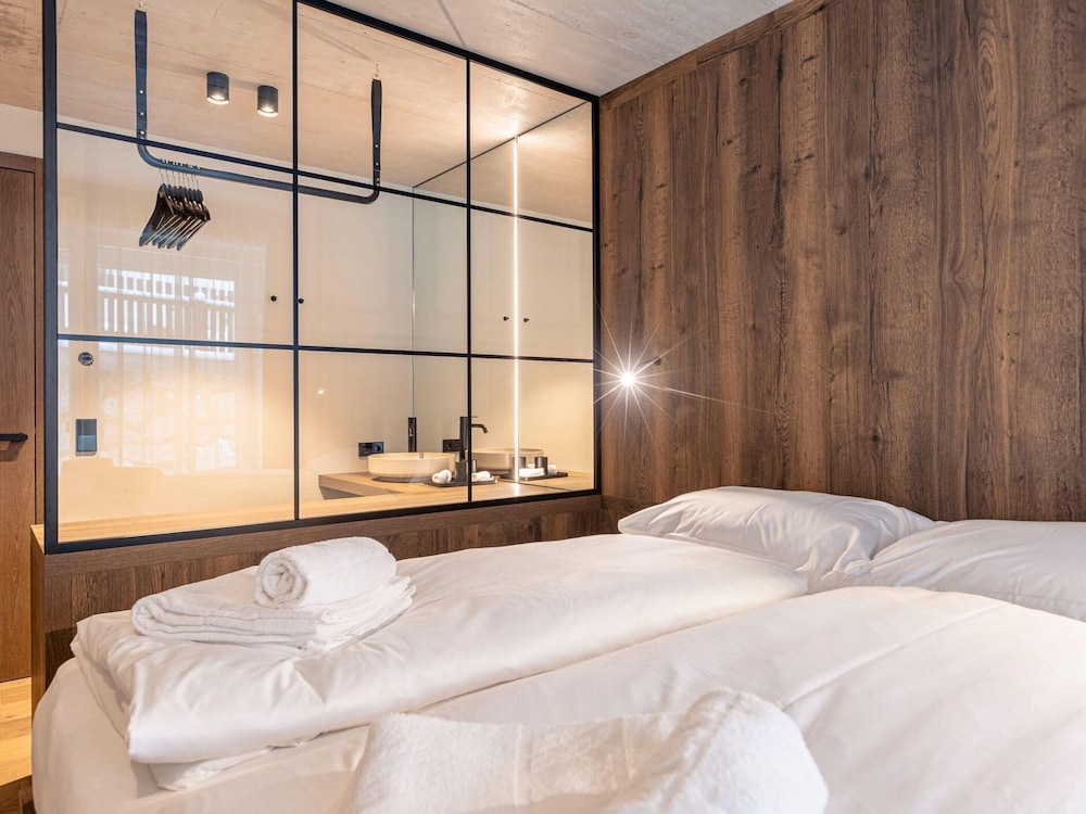 Premium Holiday Apartment With Sauna and Garden