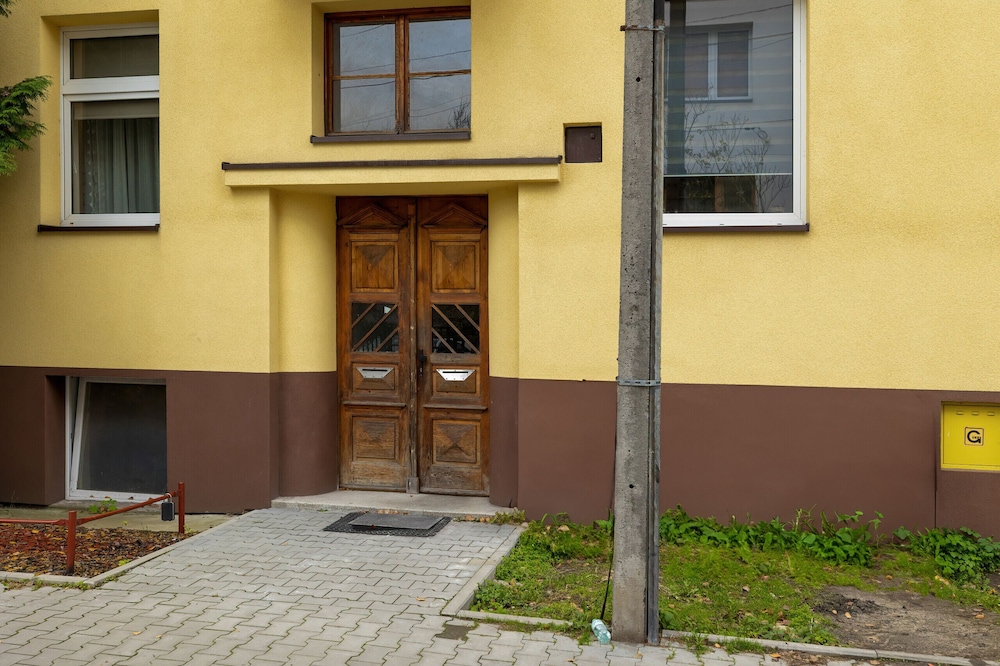 Modern Apartment in Krakow by Renters view 2