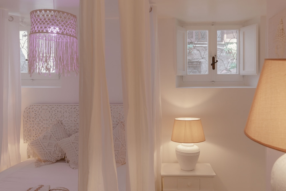 Navona Home