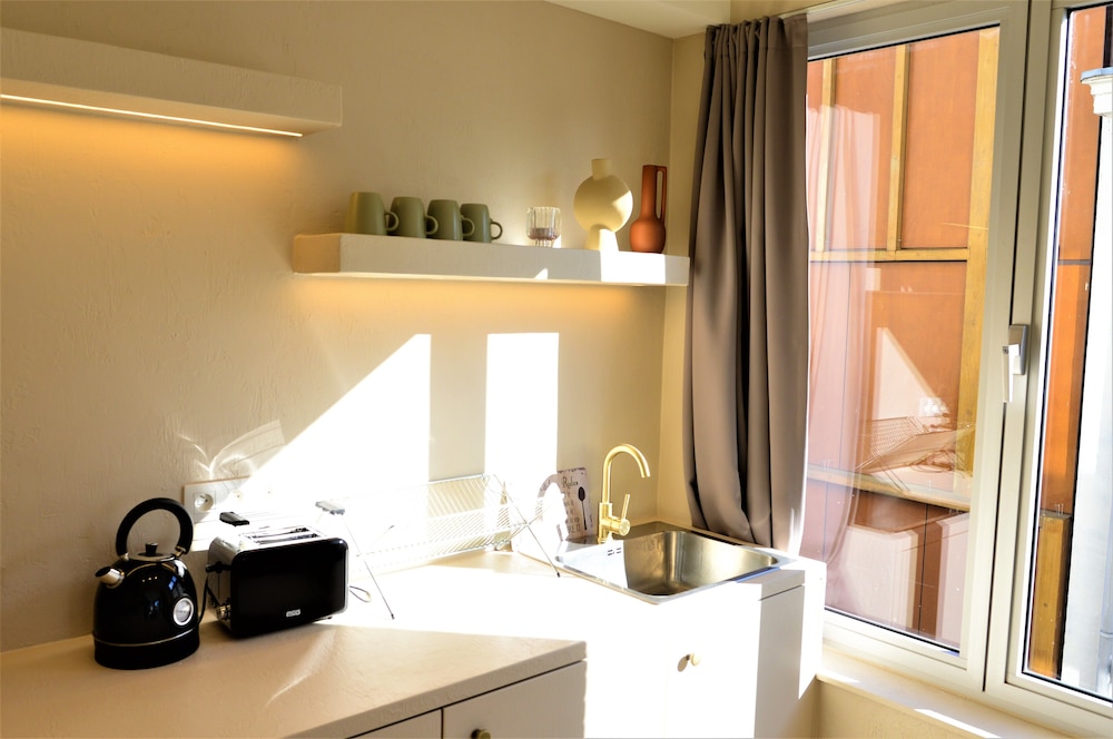 SLEEP INN ANTWERP - Japandi Lofts