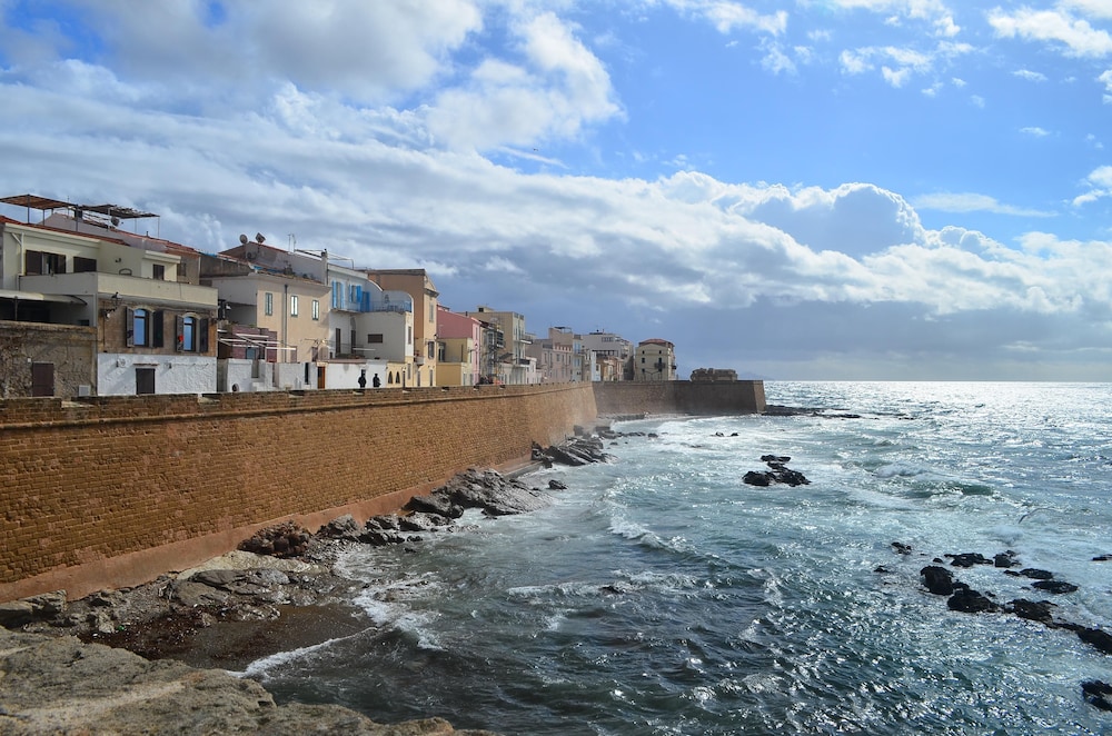 New Flat for 6 Guests Near Alghero Beach