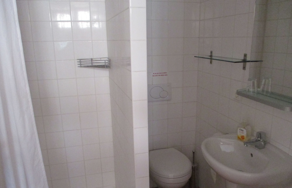 Photo 32