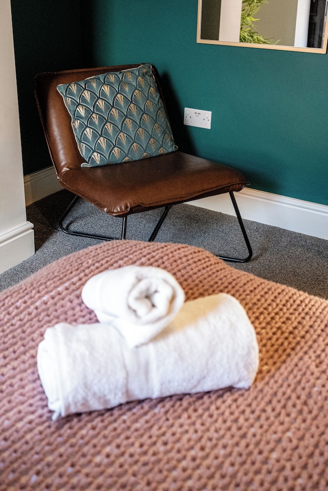 Lowell Street - Cosy 2 BD in Worcester