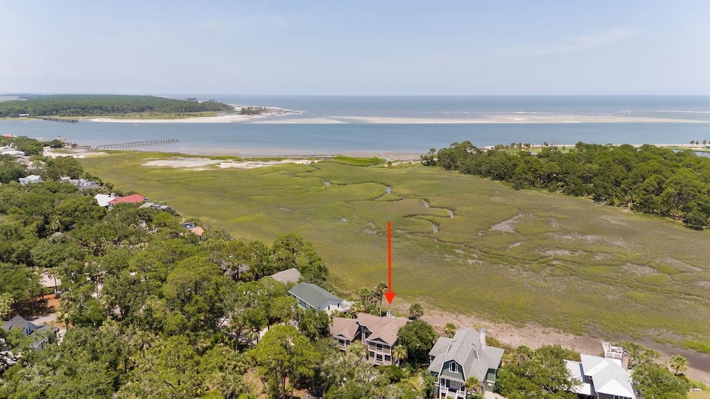 Elegant, Marsh-front 5-bed, 4-bath Home, Sleeps 12