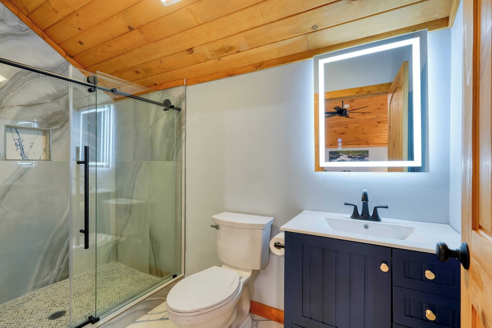 Hot Tub, Game Room & Views Near Downtown Gatlinburg Perfect Too by Avantstay