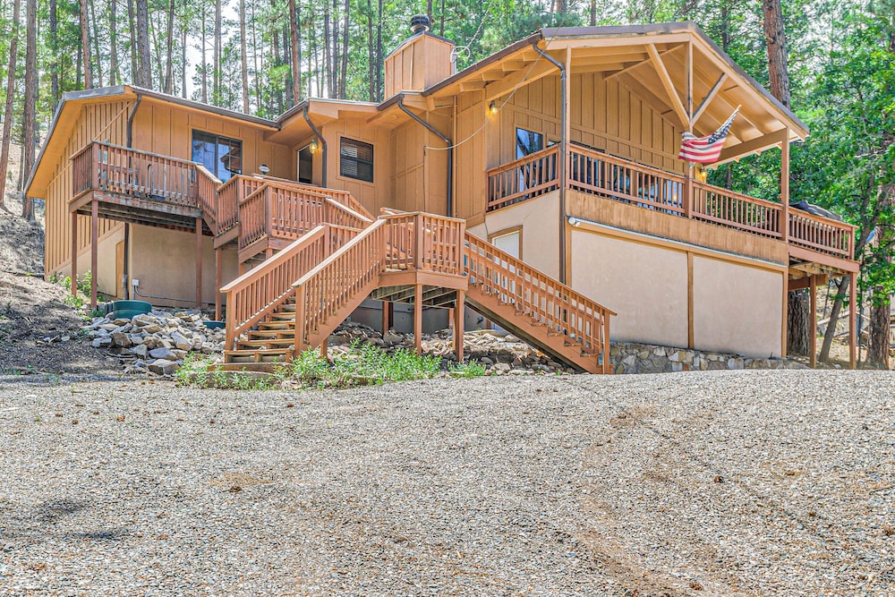 Hot Tub Haven w/ Game Room & Grill in Ruidoso!