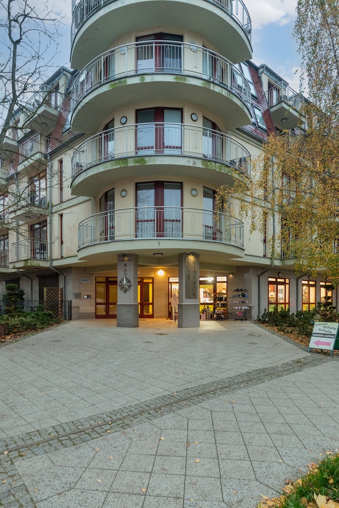 Róża Wiatrów Beachside by Renters view 3