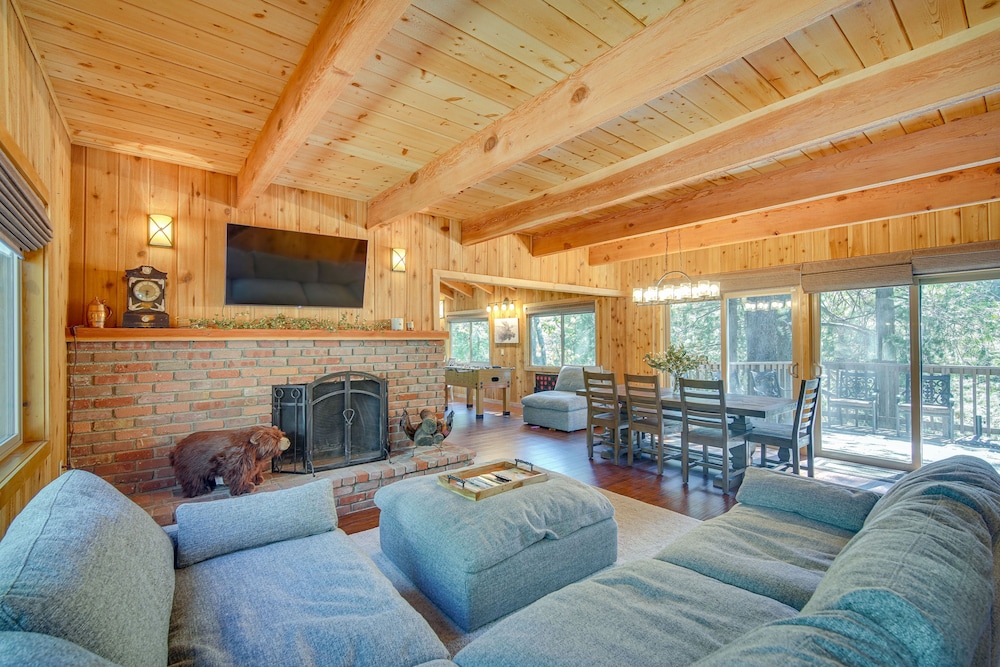 Serene Cabin Rental Near Lake Arrowhead Village! view 3