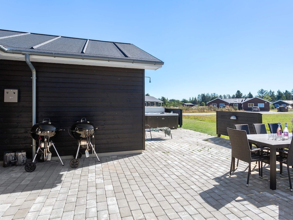 5 Star Holiday Home in Albaek