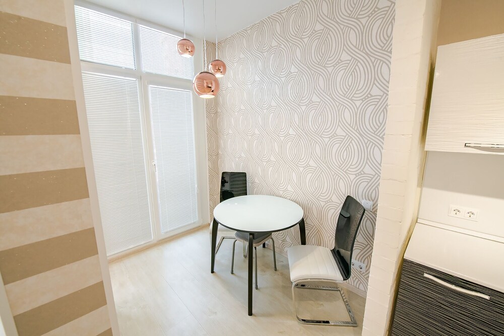 Apartment on Komarova 58-201 view 5
