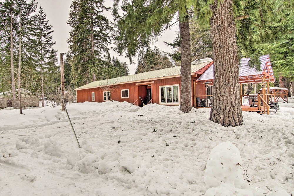 Secluded Riverfront Cabin Rental in Easton!