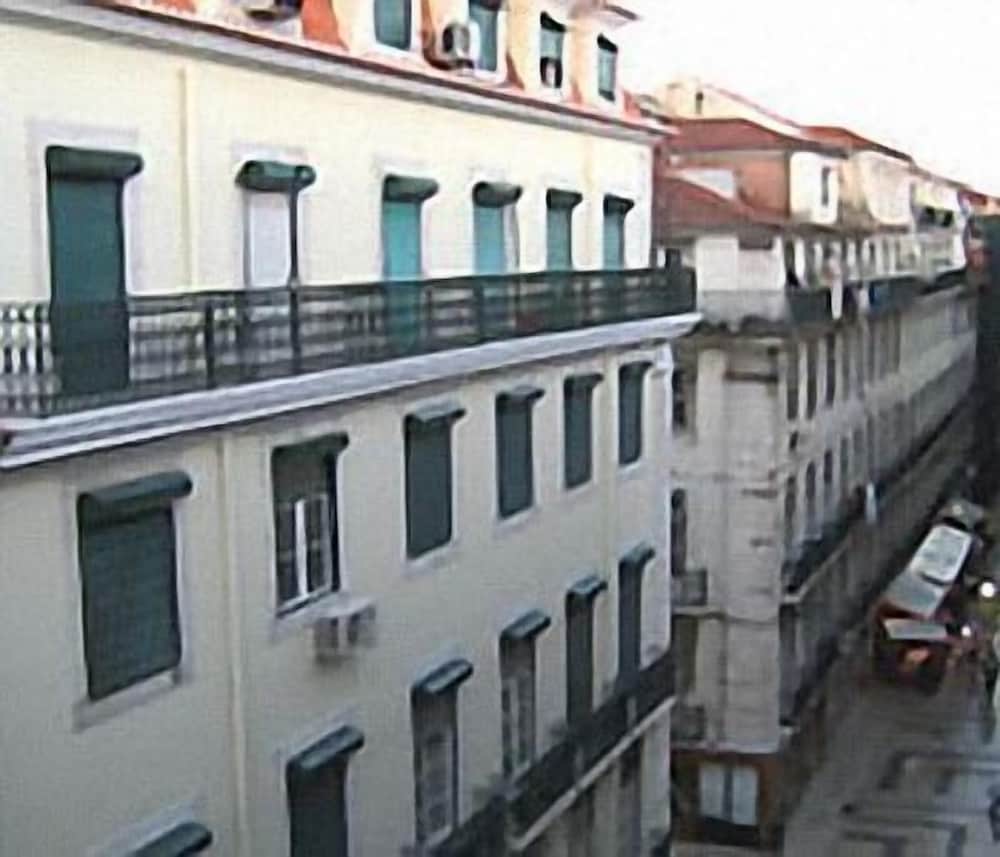 Lisbon Happy Hostel by Sweet Home Hospedagem - Image 1