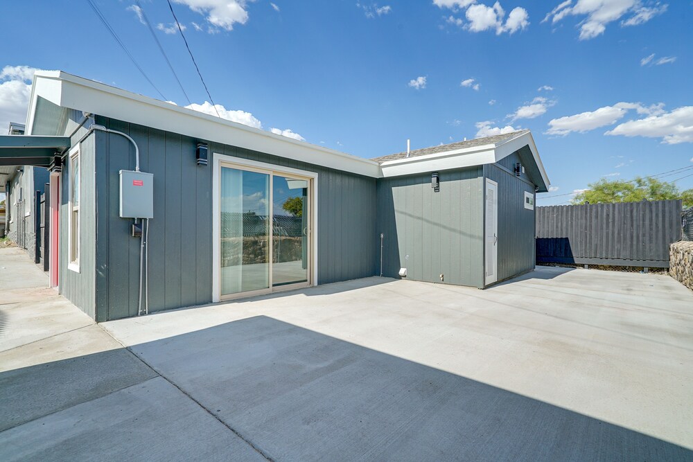 Sleek + Modern El Paso Retreat ~ 6 Mi to Downtown! view 4