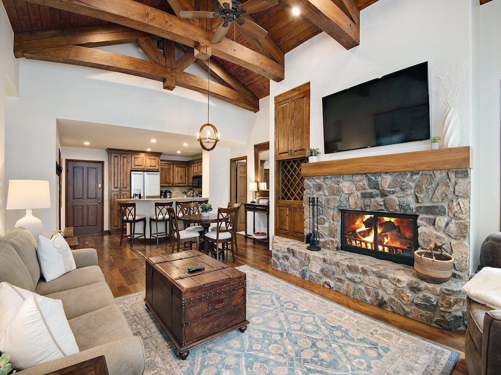 Edwards Vacations - Arrowhead Village Condo - 206 Seasons Lodge - Property Image 2