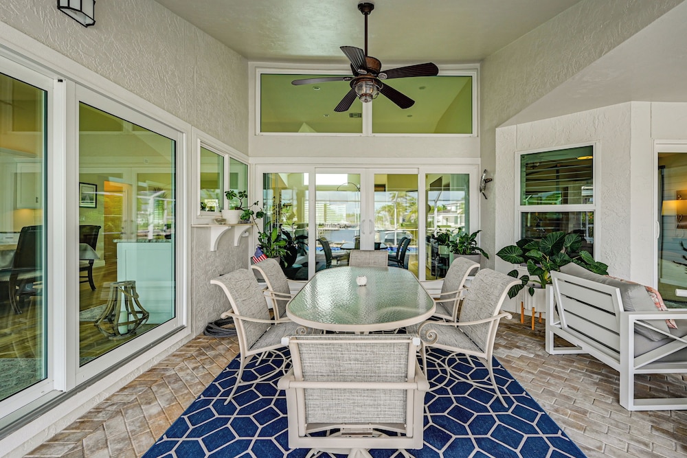 2 Mi to South Beach: Waterfront Home w/ Lanai!