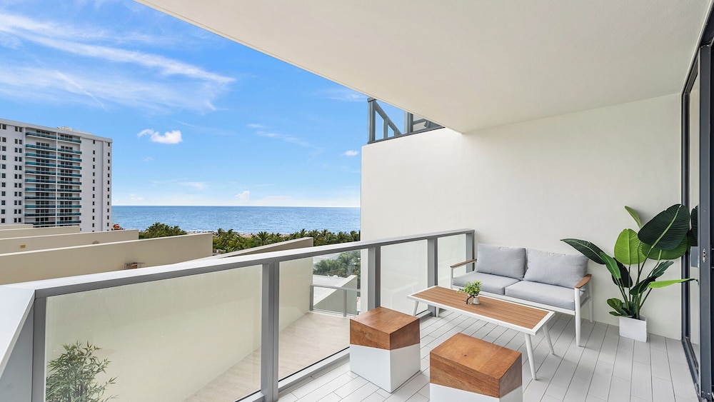 Luxury Vacation Rentals in South Beach by LRMB