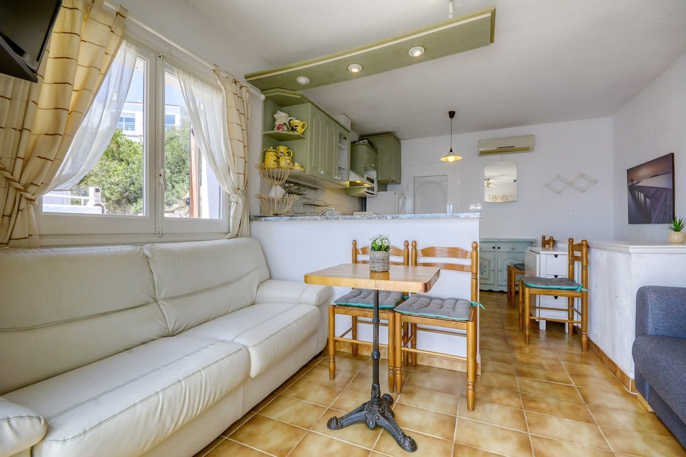 Apartment With Furnished Terrace